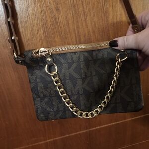 Michael kors fanny bag